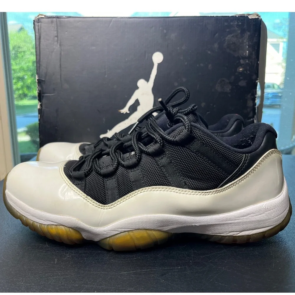 Jordan 11 Retro Low Tuxedo Reverse Concord White Black 528895-110 Mens Size 9.5